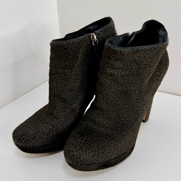 Prada Milano Italy Platform Heels - Picture 2 of 12